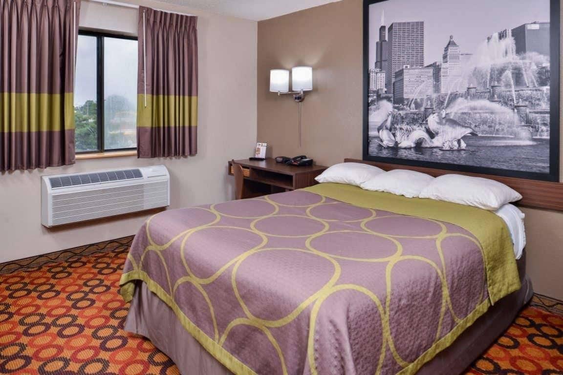Super 8 By Wyndham Romeoville Bolingbrook Εξωτερικό φωτογραφία