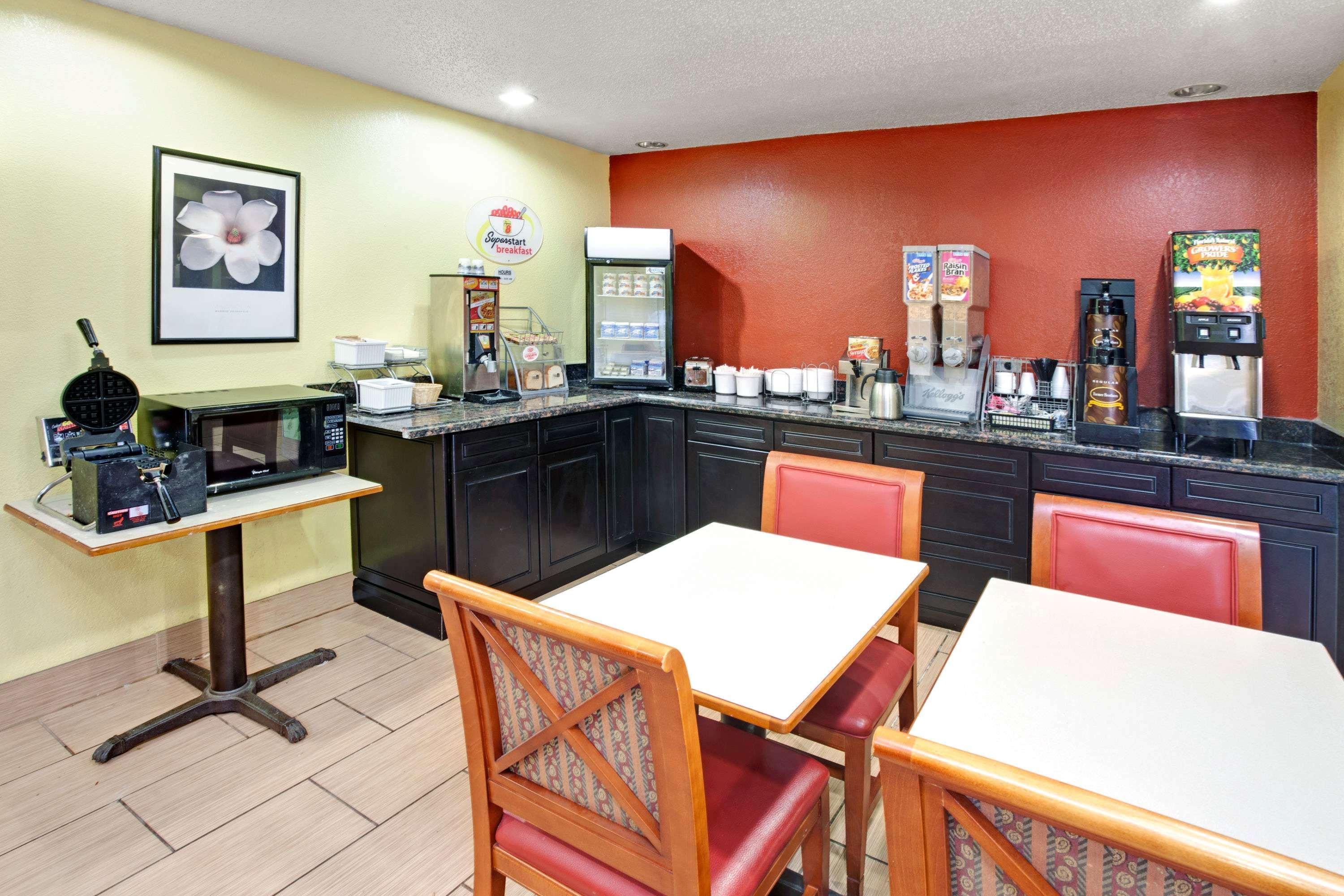 Super 8 By Wyndham Romeoville Bolingbrook Εξωτερικό φωτογραφία