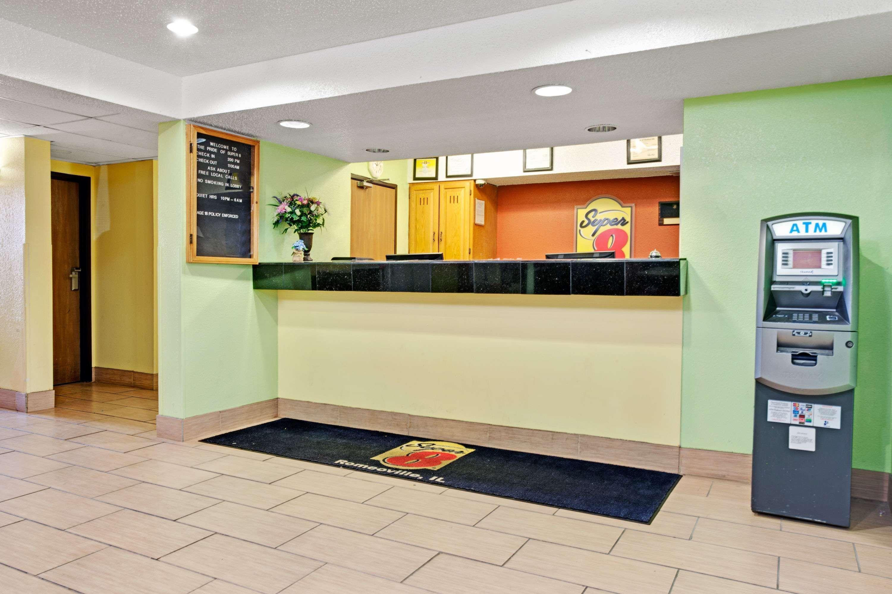 Super 8 By Wyndham Romeoville Bolingbrook Εξωτερικό φωτογραφία