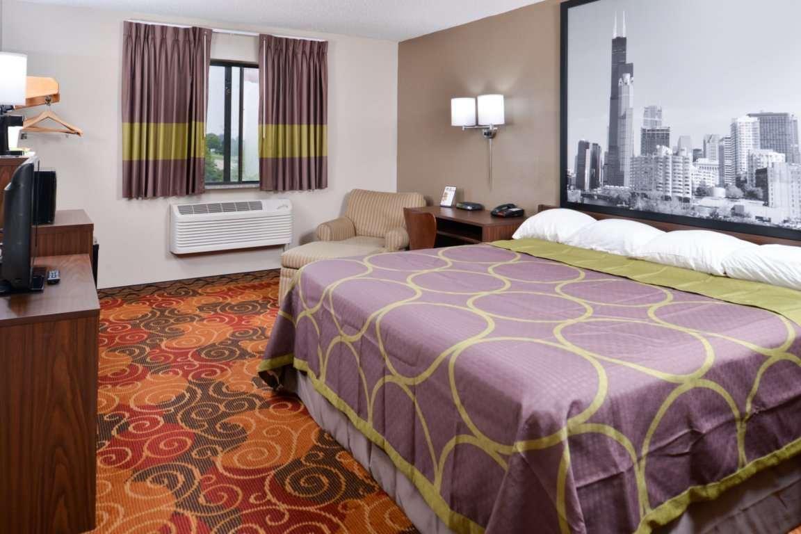 Super 8 By Wyndham Romeoville Bolingbrook Εξωτερικό φωτογραφία