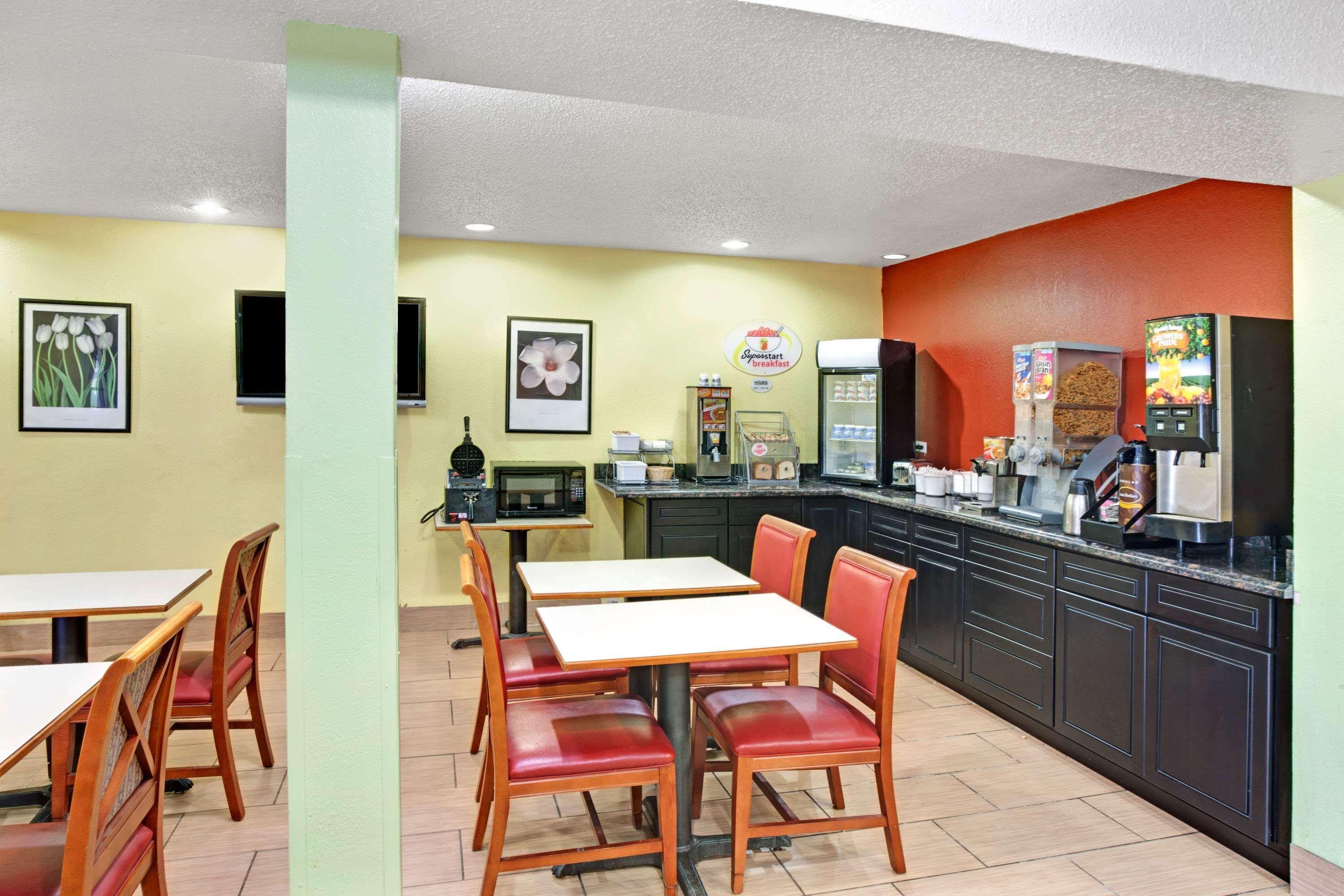 Super 8 By Wyndham Romeoville Bolingbrook Εξωτερικό φωτογραφία