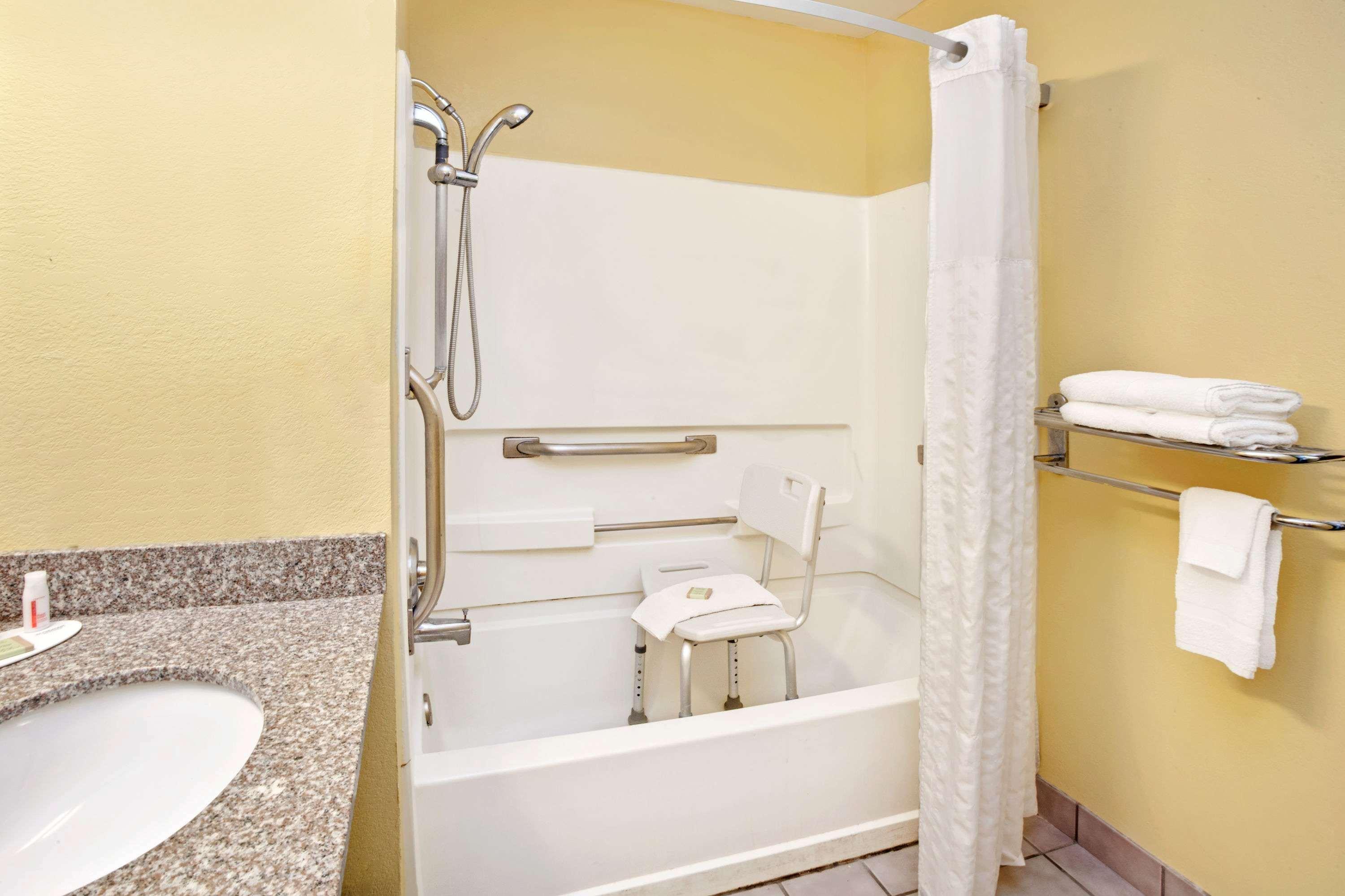 Super 8 By Wyndham Romeoville Bolingbrook Εξωτερικό φωτογραφία