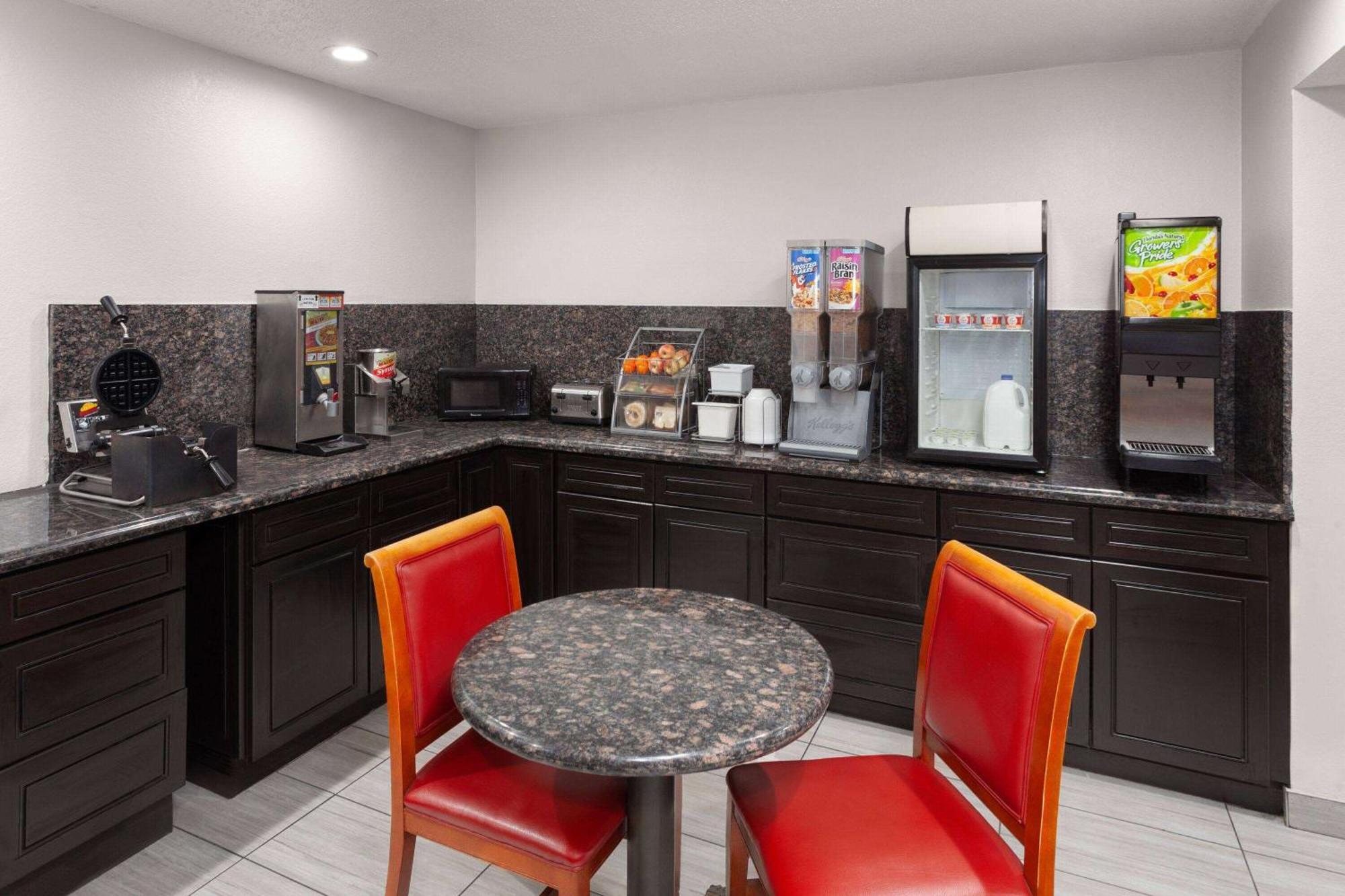 Super 8 By Wyndham Romeoville Bolingbrook Εξωτερικό φωτογραφία