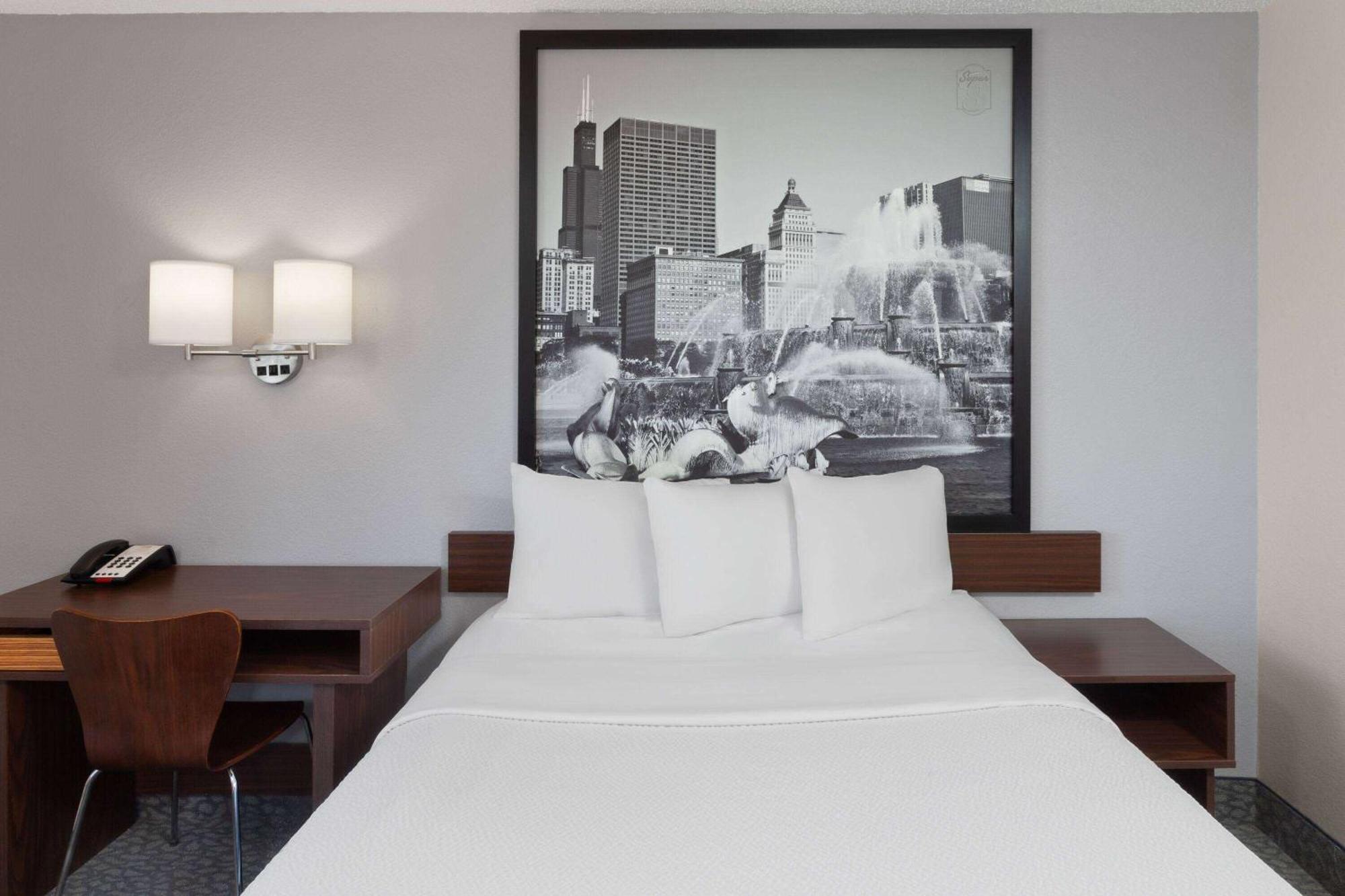Super 8 By Wyndham Romeoville Bolingbrook Εξωτερικό φωτογραφία