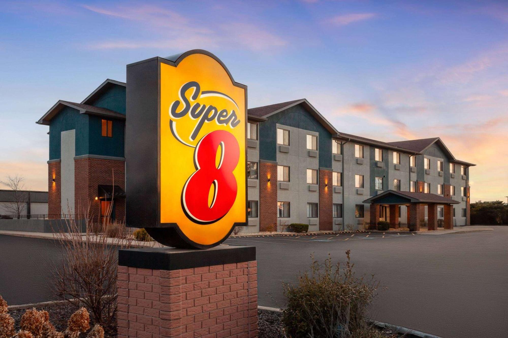 Super 8 By Wyndham Romeoville Bolingbrook Εξωτερικό φωτογραφία