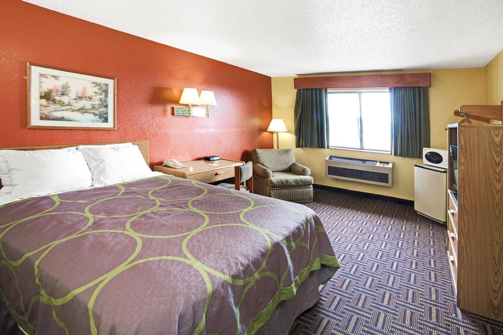 Super 8 By Wyndham Romeoville Bolingbrook Εξωτερικό φωτογραφία